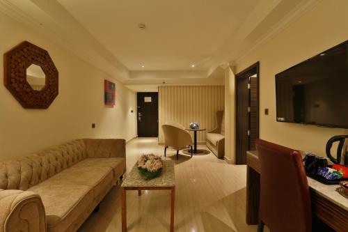 Hotel Luminara A Unit of Elite Tourist Home