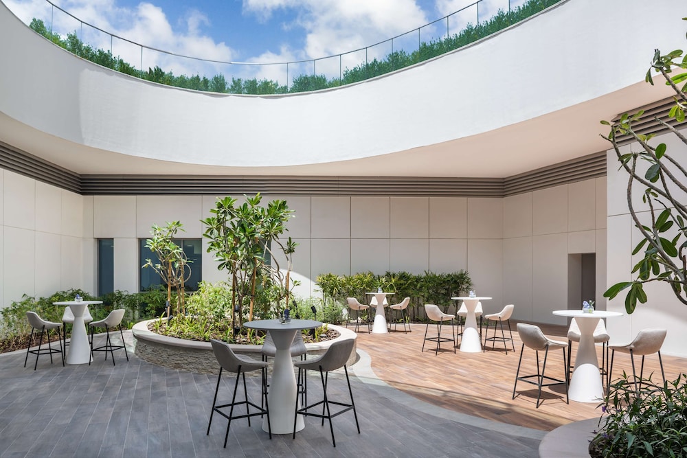 The WB Abu Dhabi hotel, Curio Collection by Hilton
