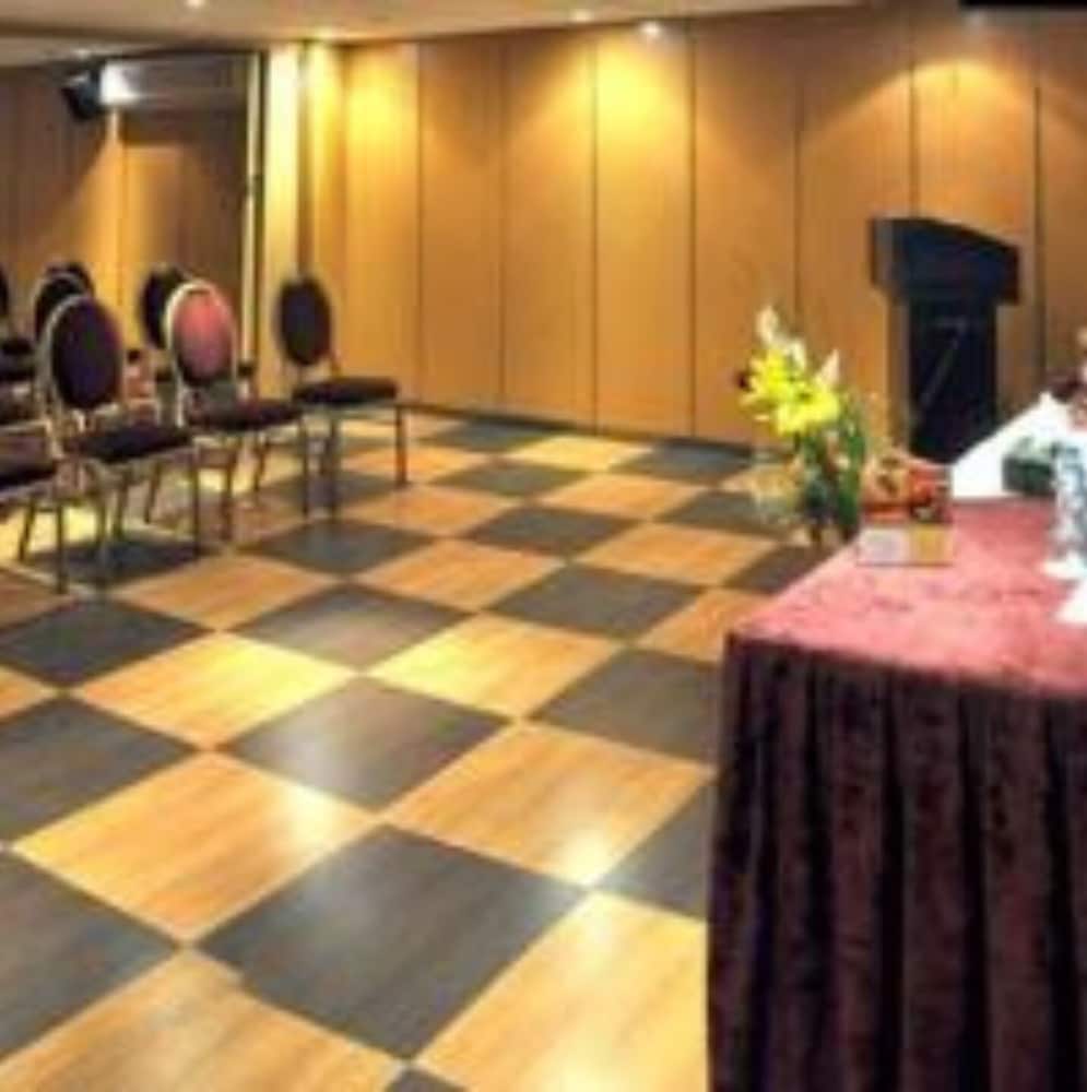Oum Palace Hôtel & Spa Casablanca