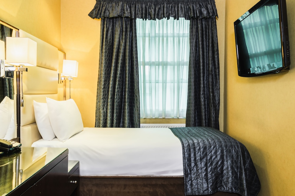 Park Grand Hyde Park