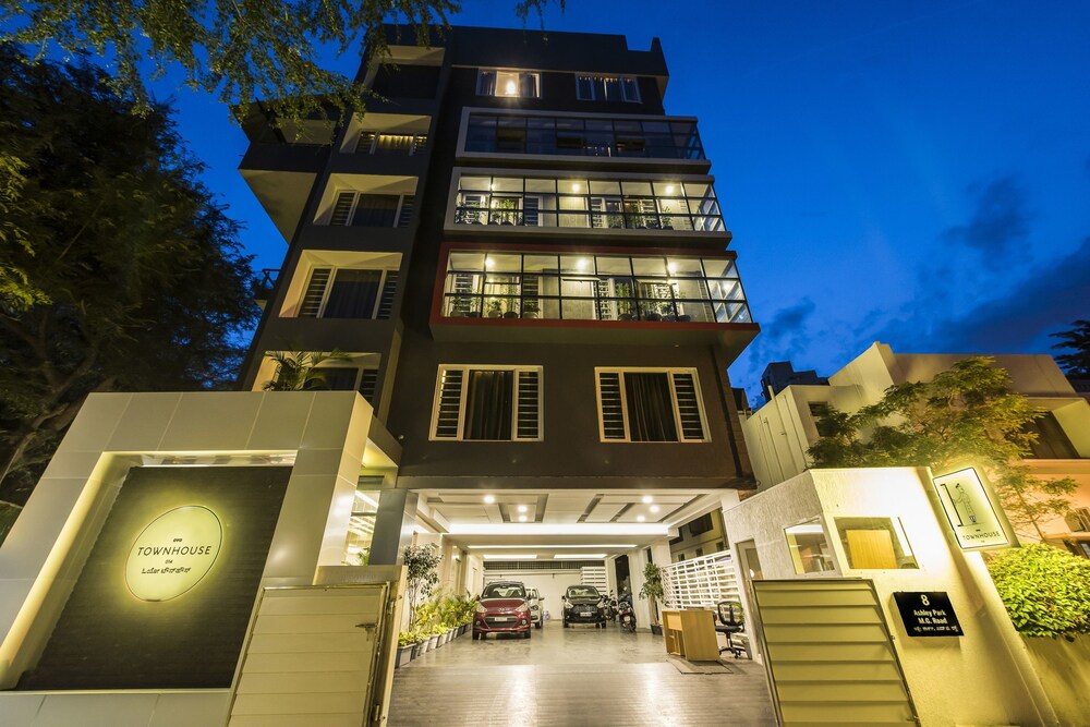 "Super Townhouse MG Road,Bangalore"