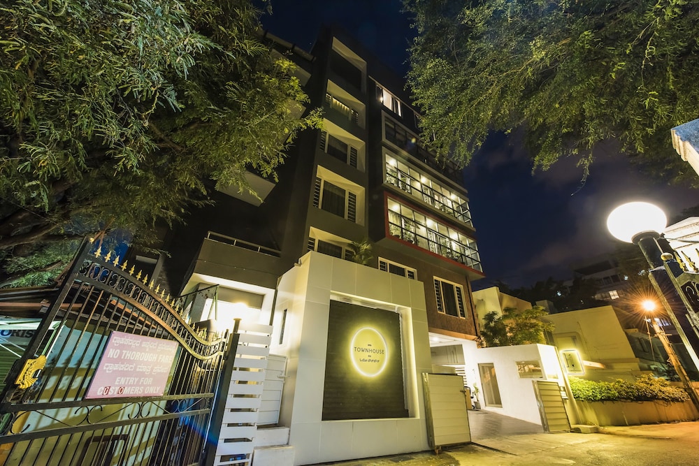 "Super Townhouse MG Road,Bangalore"