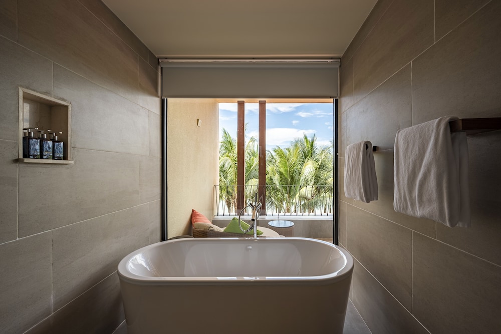 Dusit Princess Moonrise Beach Resort
