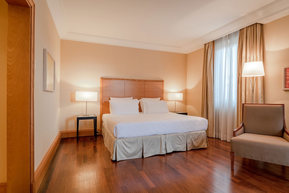 Room Mate Collection Mia, Rome Colosseum