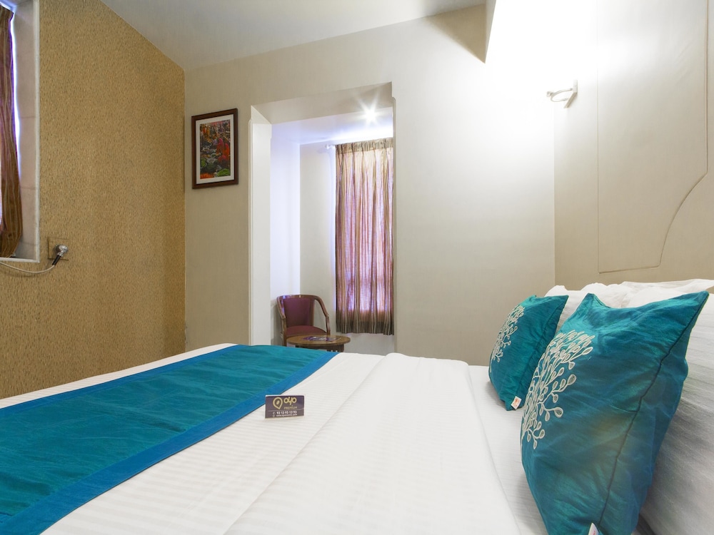 Hotel Ashray International