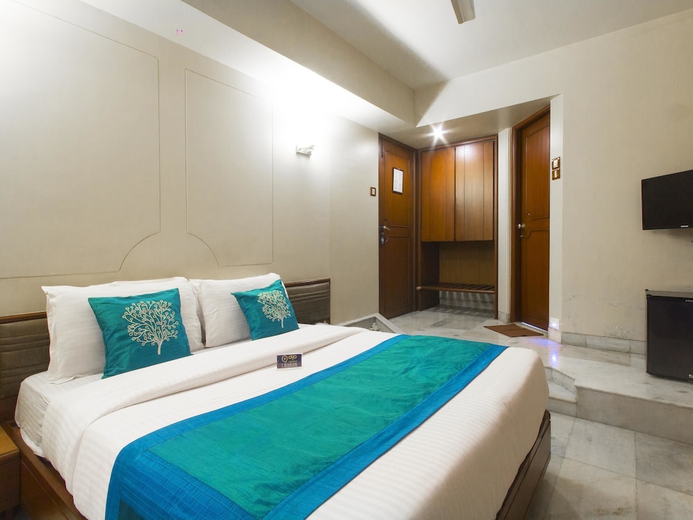 Hotel Ashray International