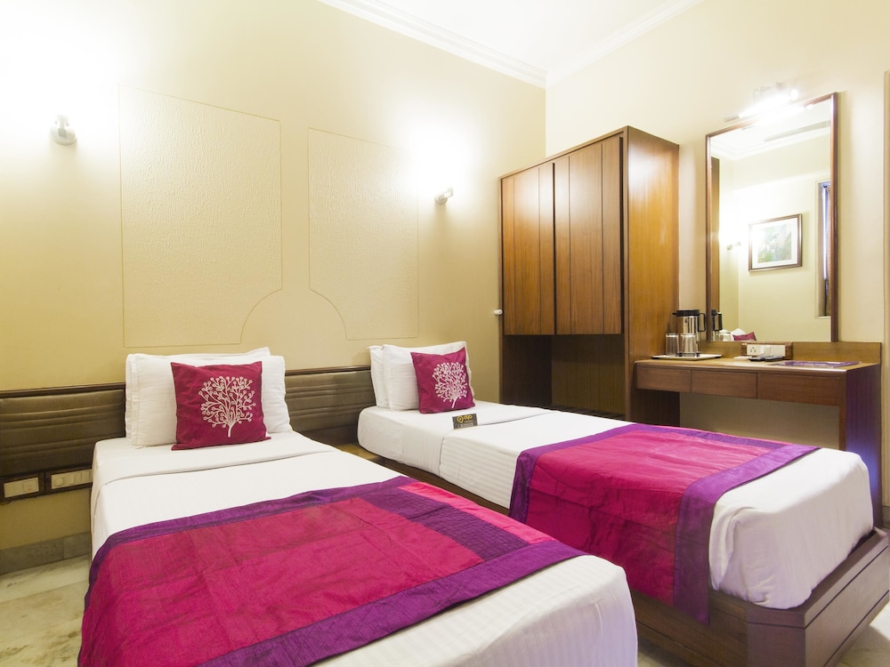 Hotel Ashray International