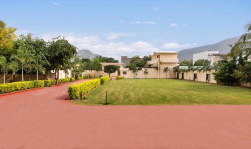 Treebo Premium Royal Amar With Mountain View and Swimming Pool