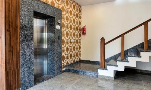Treebo Premium Royal Amar With Mountain View and Swimming Pool