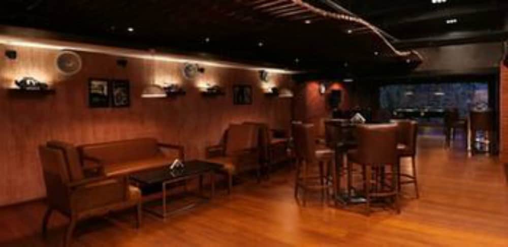 Lemon Tree Hotel, Shimona, Chennai