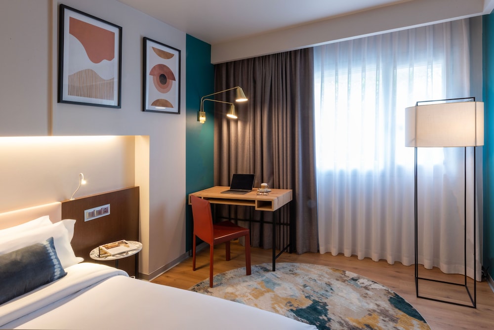 voco Madrid Retiro by IHG