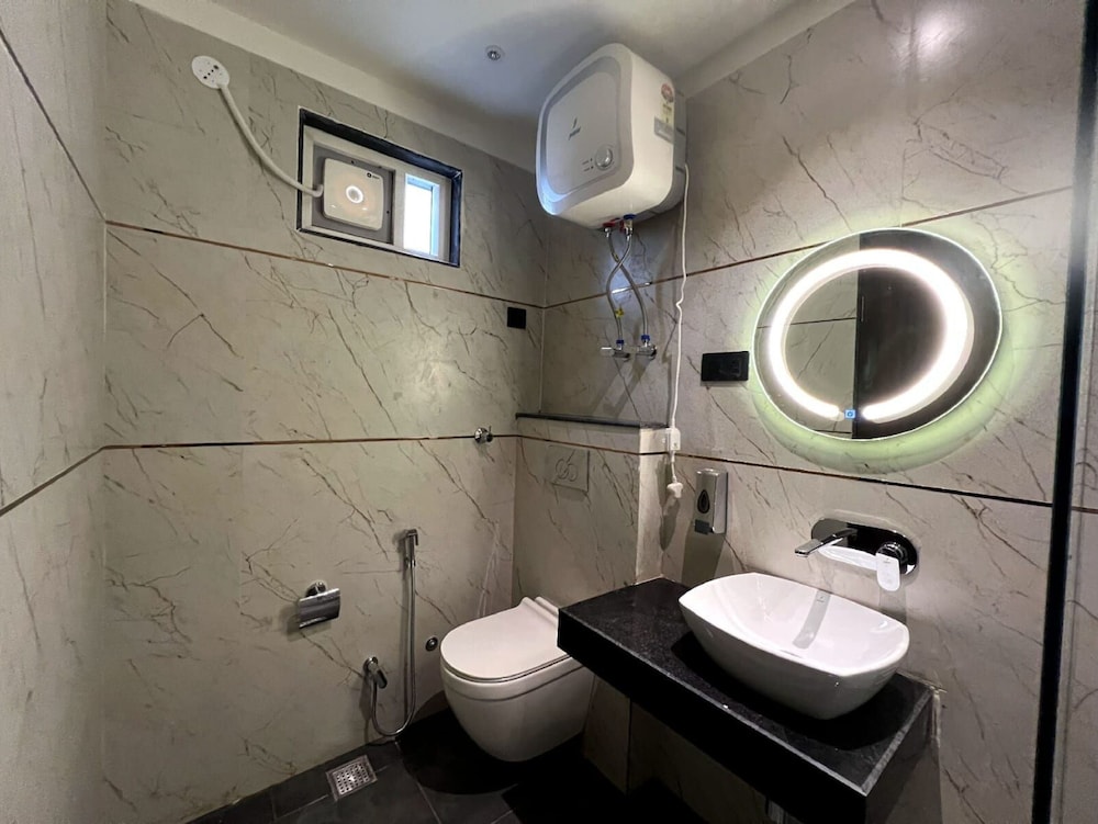 Hotel Majestic Grand By MNG Rooms