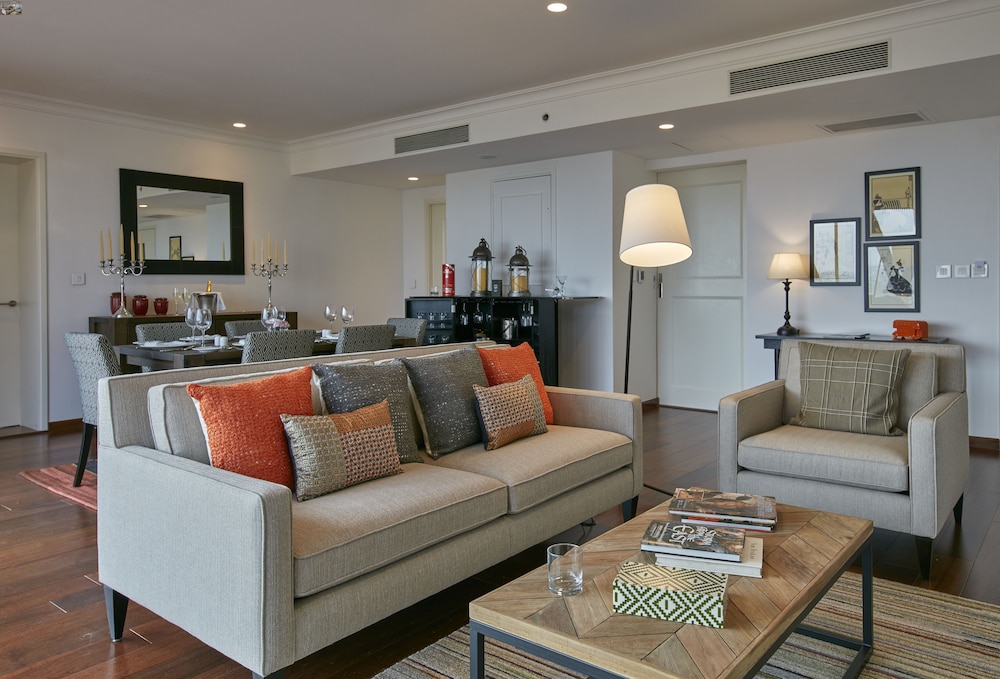 The Waverly Hotel and Residences