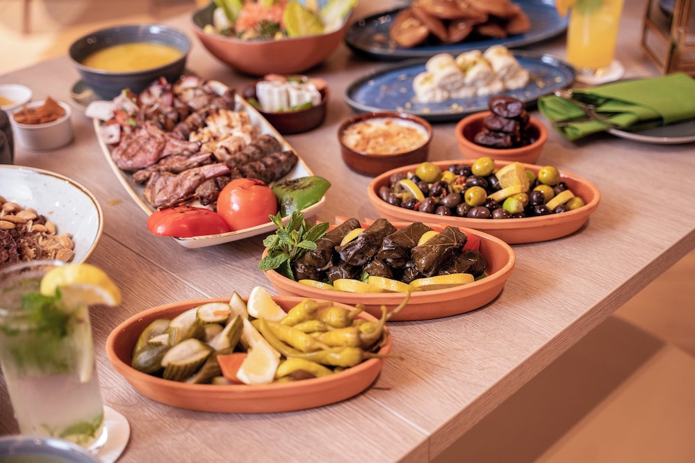 Holiday Inn Hotel And Suites Dubai Science Park By IHG