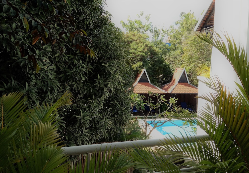 iRoHa Garden Hotel & Resort