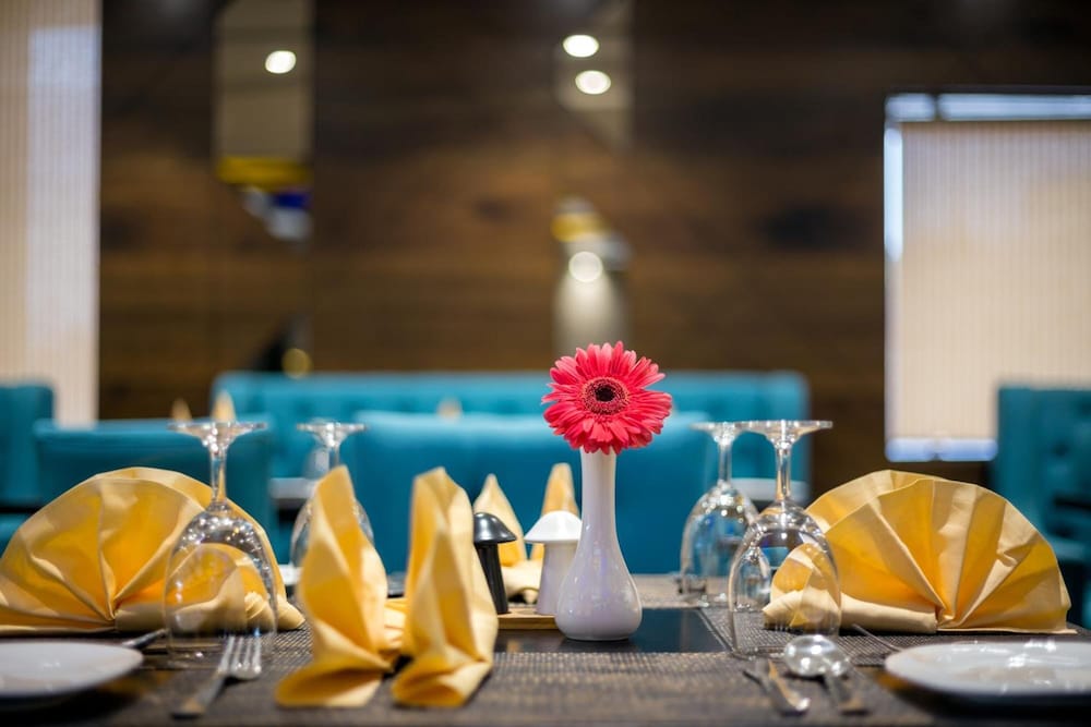 Hotel Saffron Crest