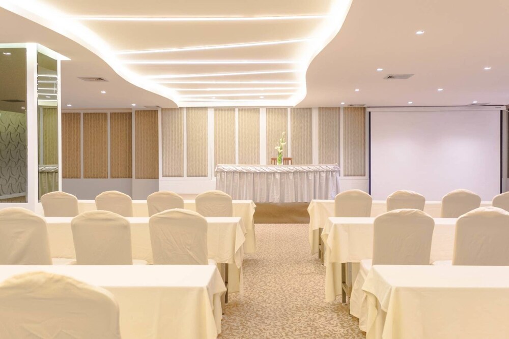 Jomtien Thani Hotel