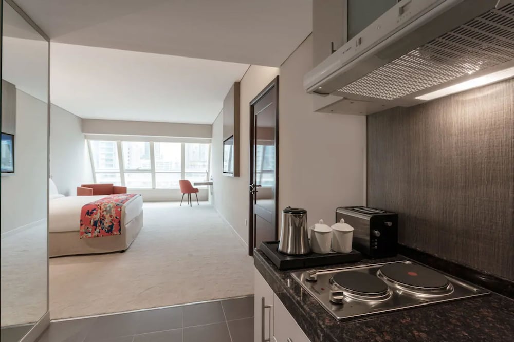 Leva Hotel and Suites, Mazaya Centre
