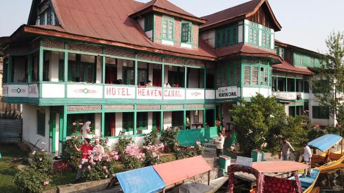 Hotel Heaven Canal