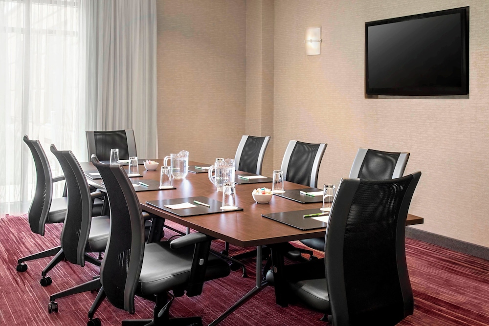 Courtyard by Marriott Newark Elizabeth