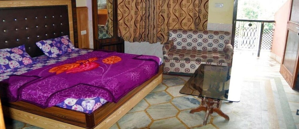 Hotel Himalayan Paradise