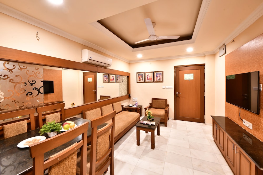 Click Hotel White House Residency Vadodara