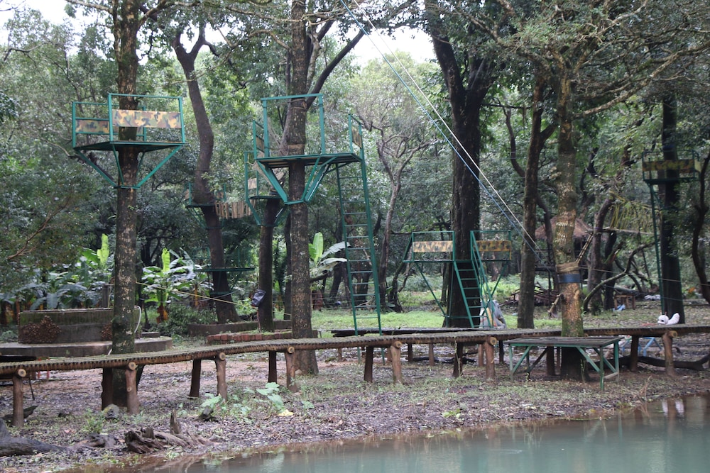 Shangri-La Jungle Resort