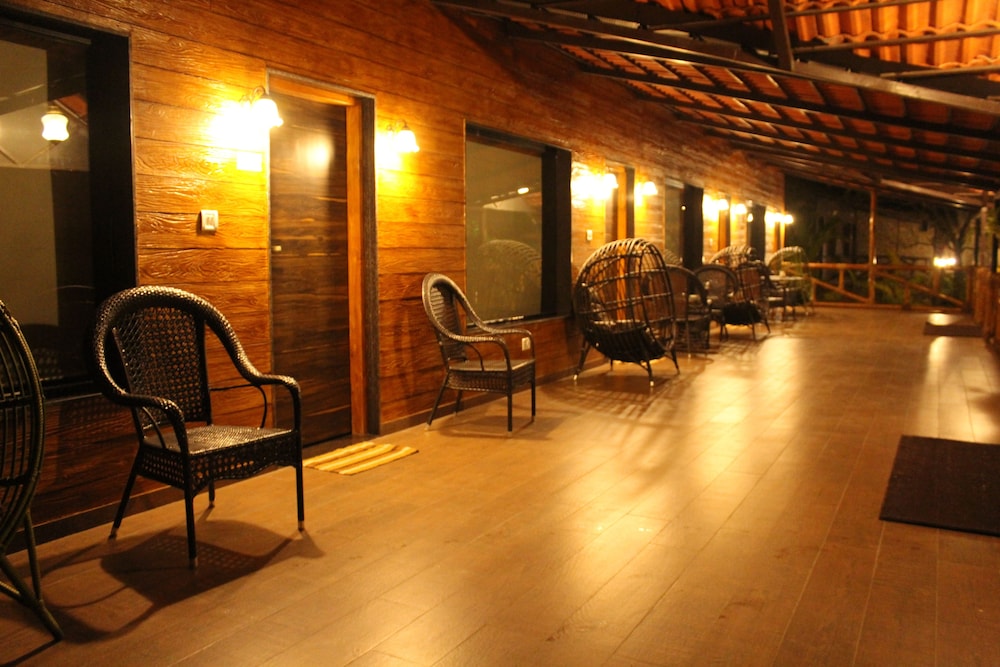 Shangri-La Jungle Resort