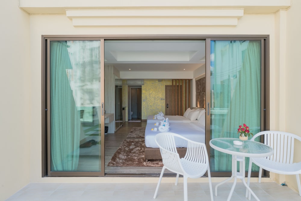 Destinaation Patong Boutique Hotel By The Sea