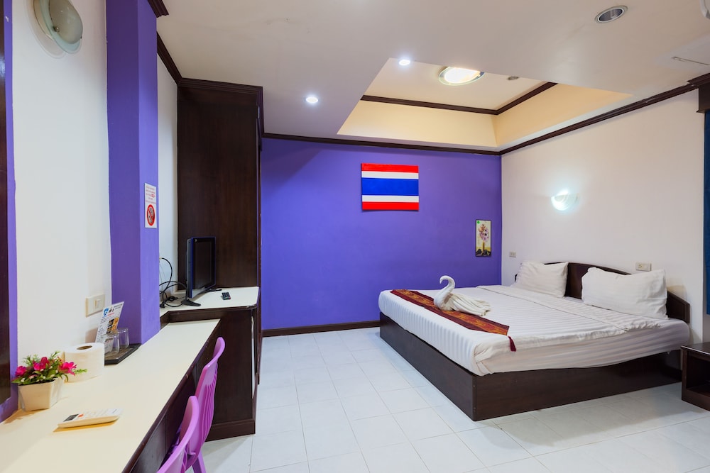 Hotel Grand Orchid Inn