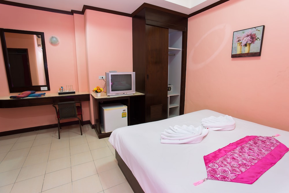 Hotel Grand Orchid Inn