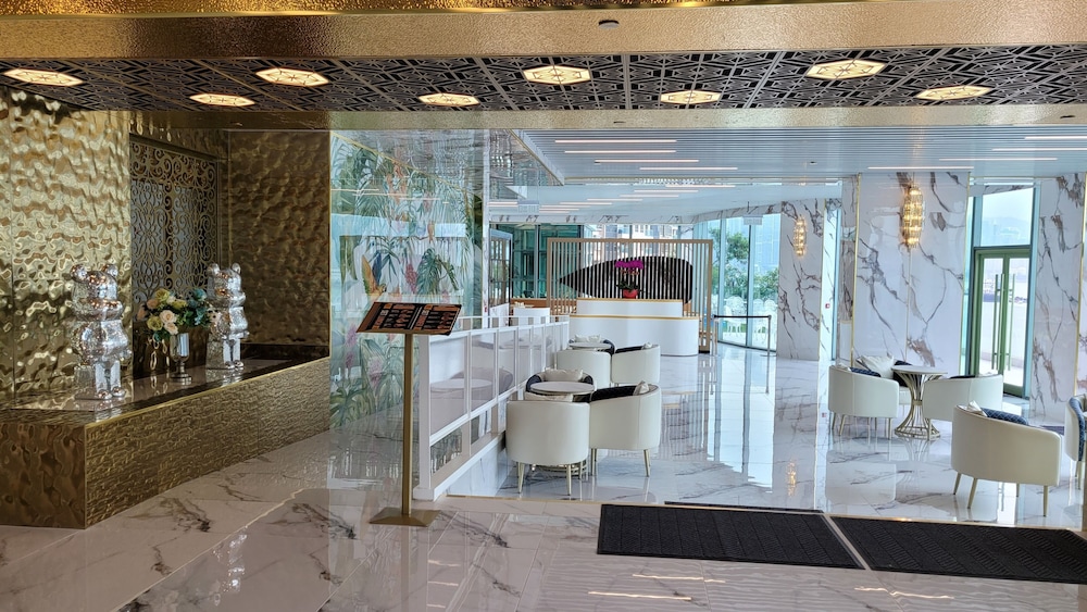 Grand Bay View Hotel