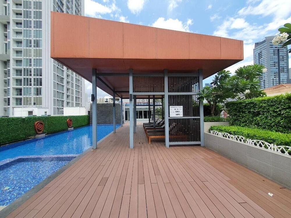 Dazzle Residence