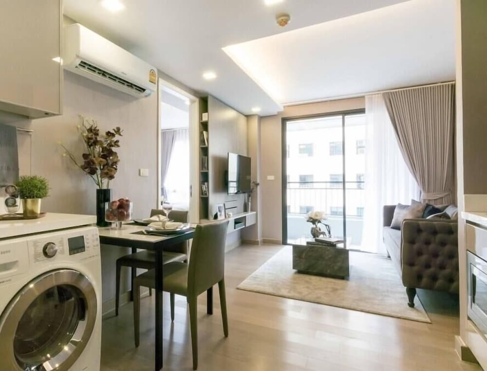 Dazzle Residence