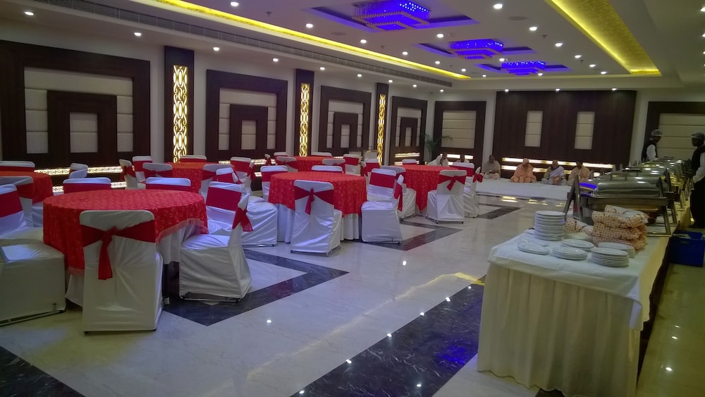 Hotel Seven Hill Tower