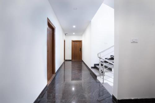 Treebo Galaxy Kings Suites, Hebbal