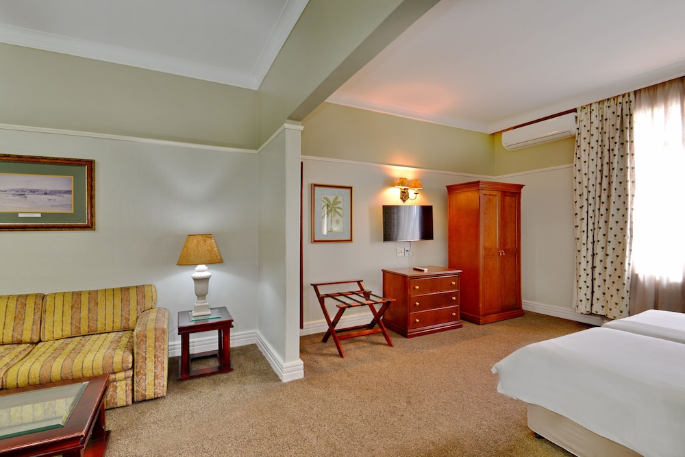 Balmoral Hotel