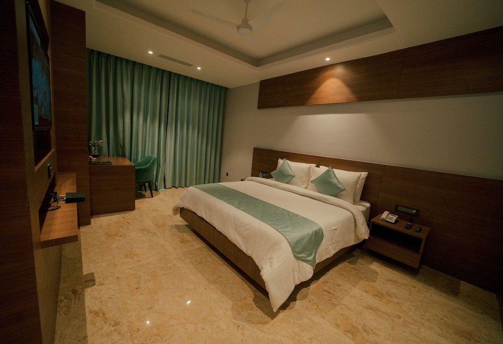Hotel Raj Meridian