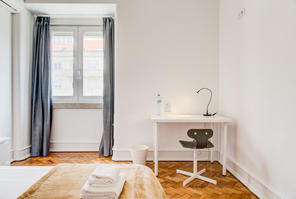 Home Out Rooms & Apartments