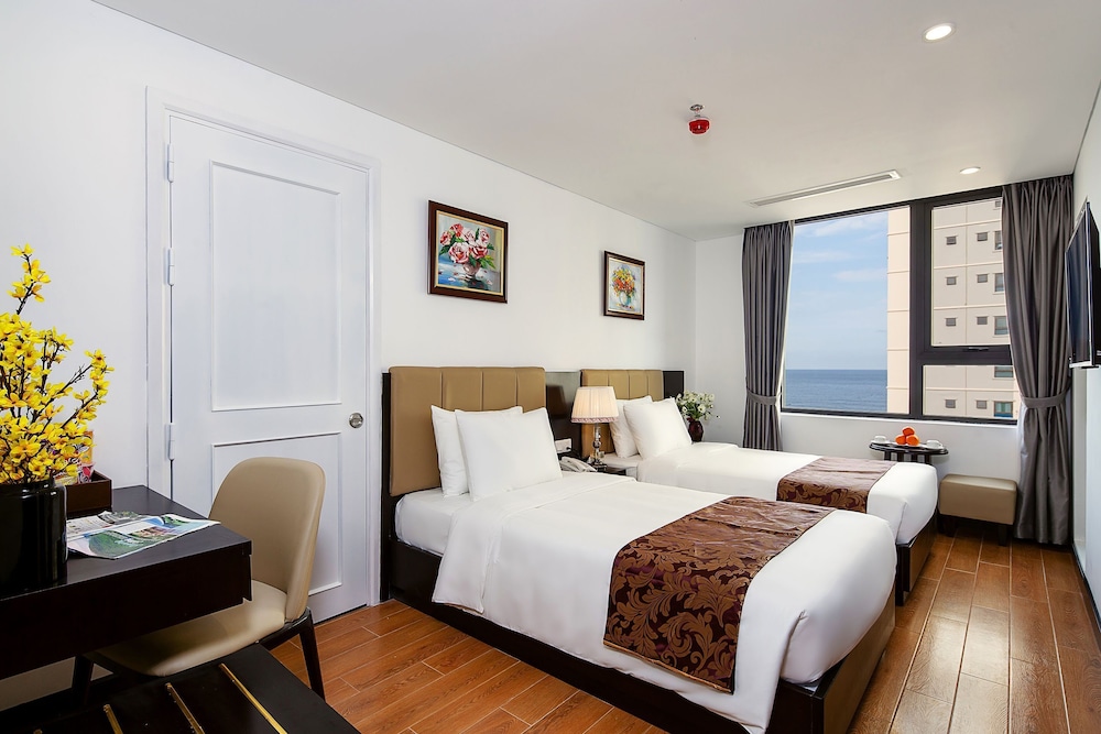 Golden Line Danang Hotel