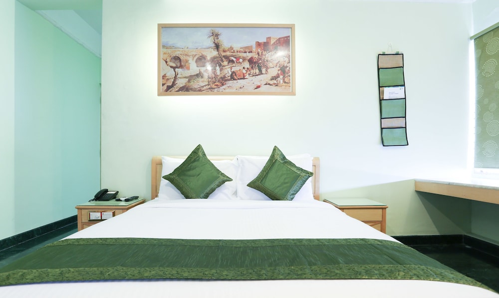Treebo Komfort Suites, 3 Km From Mysore Palace