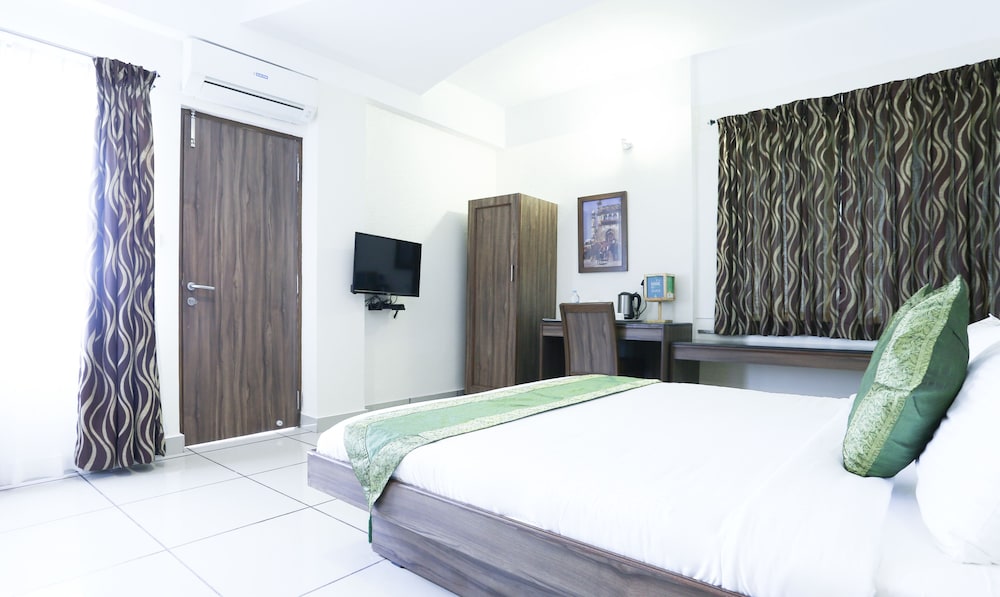 Treebo Komfort Suites, 3 Km From Mysore Palace