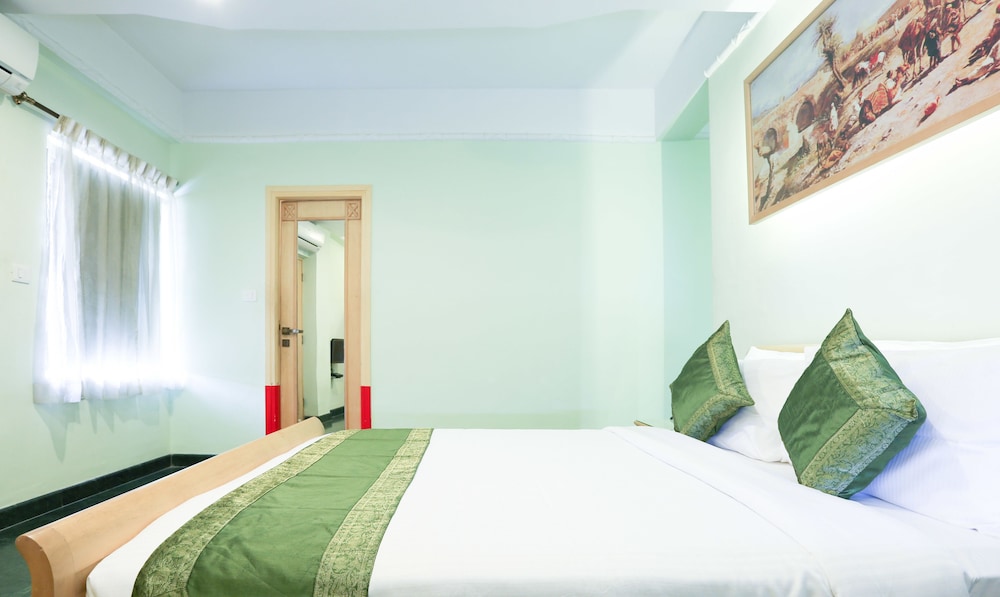 Treebo Komfort Suites, 3 Km From Mysore Palace