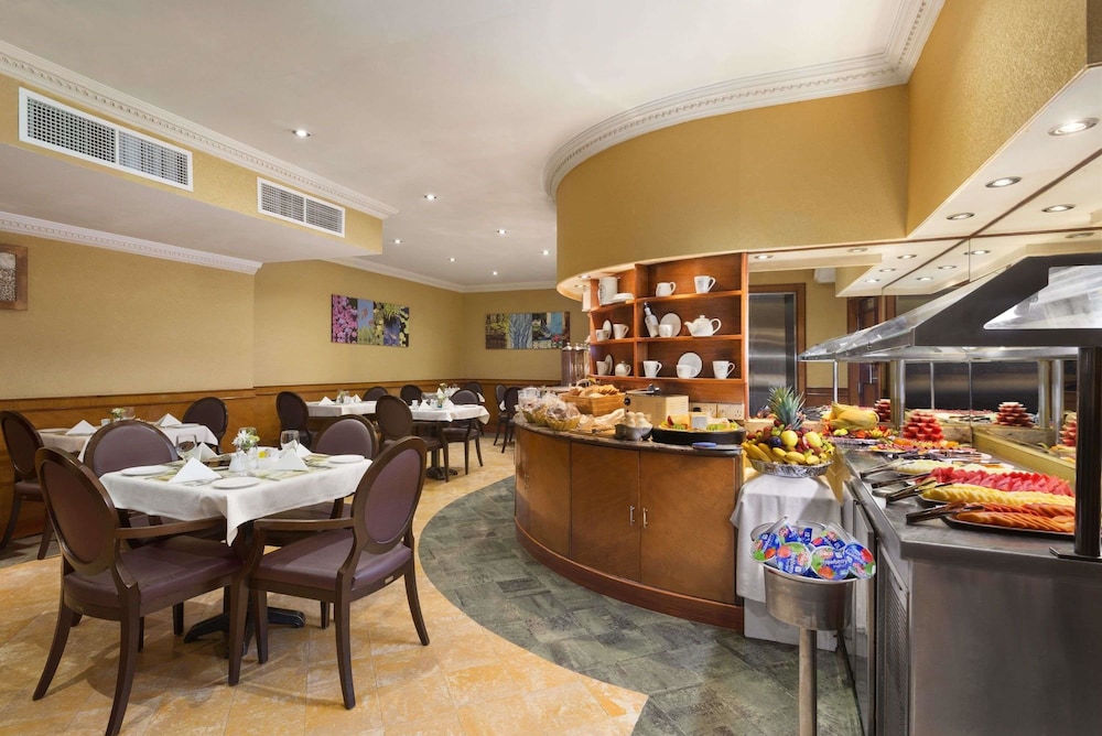 Howard Johnson by Wyndham Abu Dhabi