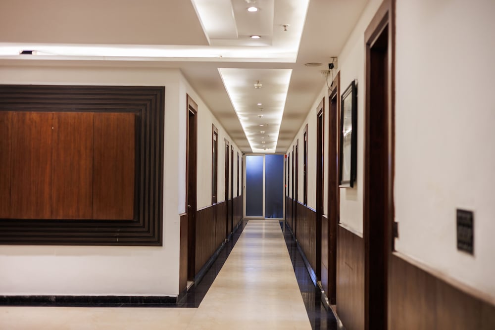 The Eliot Hotel & Banquet