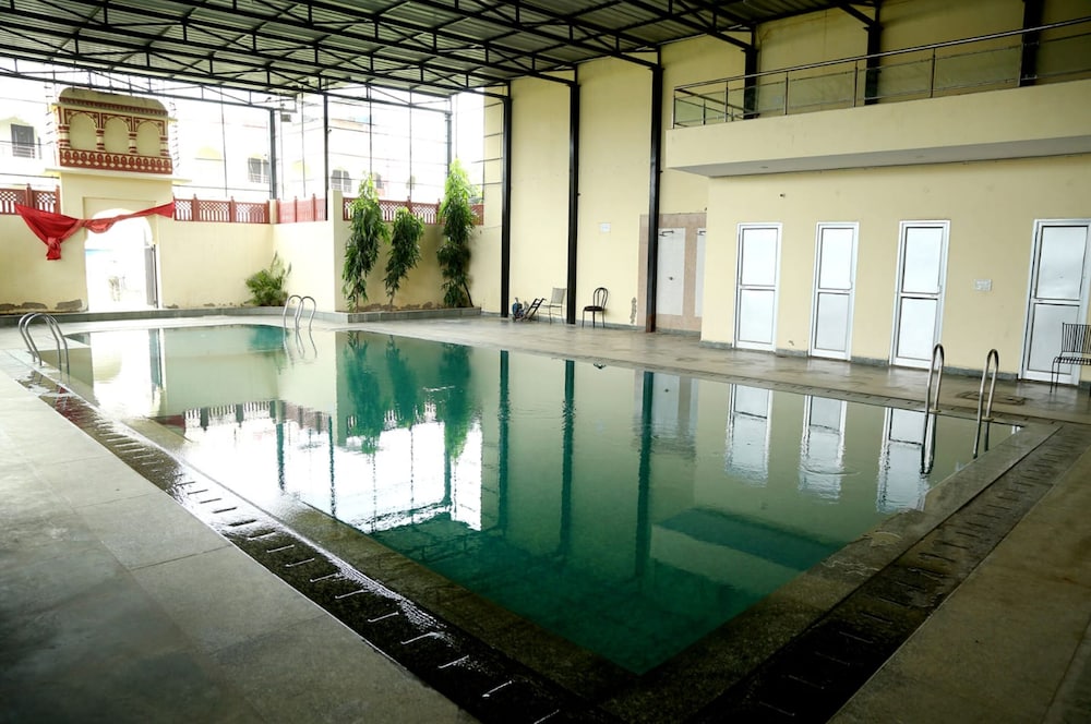 Roshan Haveli Resort