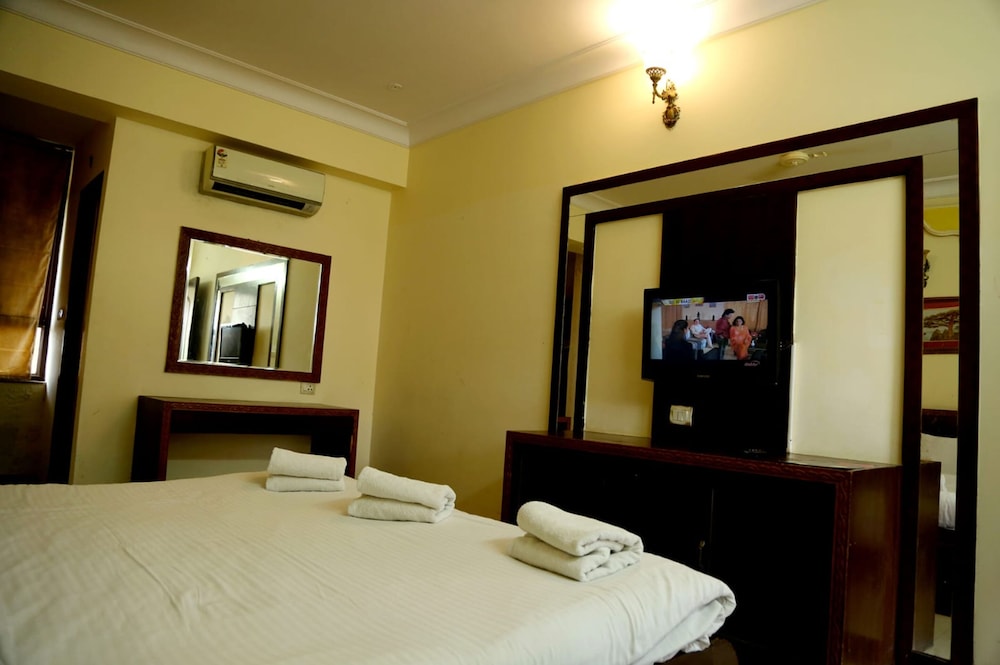 Roshan Haveli Resort