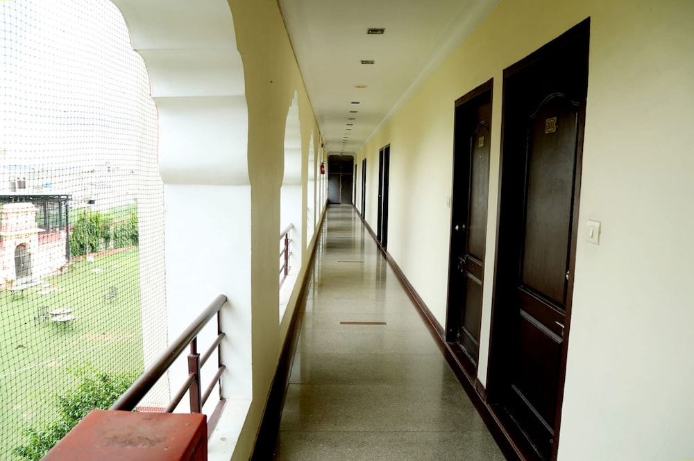 Roshan Haveli Resort