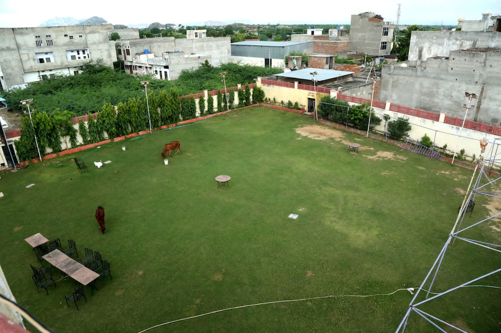 Roshan Haveli Resort