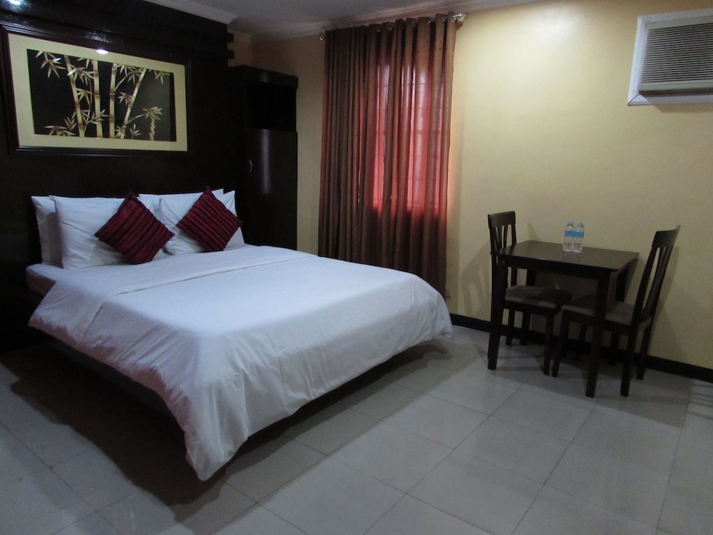 Oyster Plaza Hotel